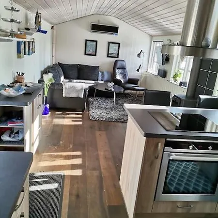 Skon Og Lys Feriebolig Ved Laekker Сasa de vacaciones *